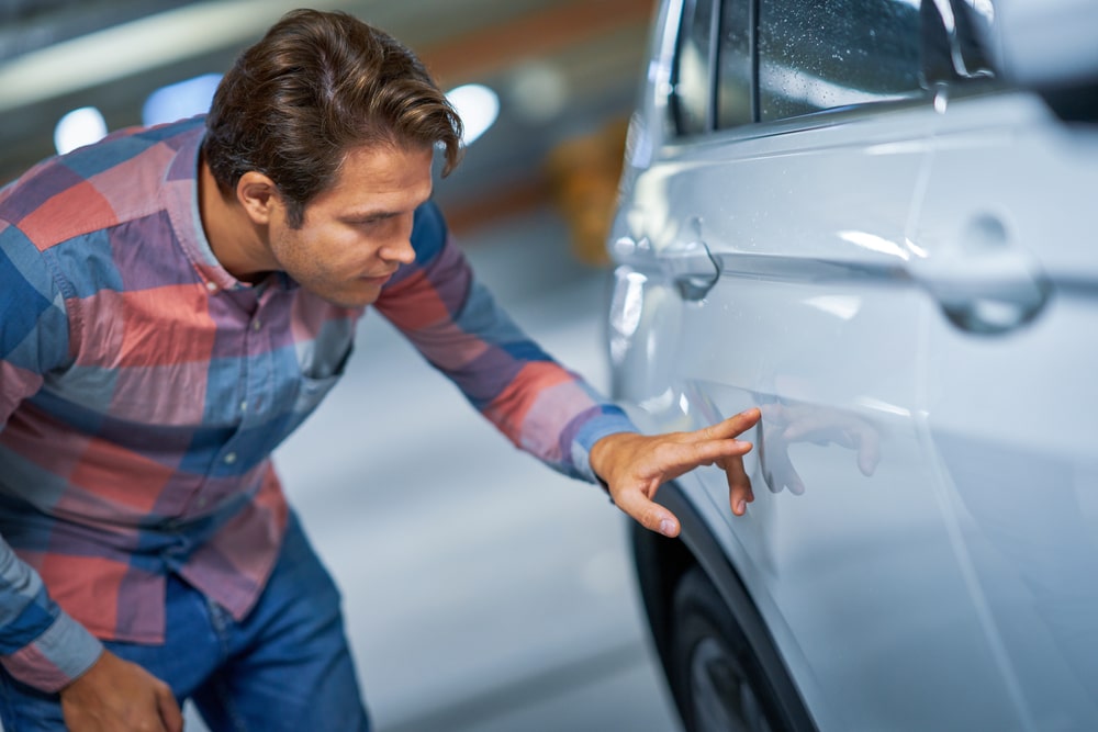 Comment réparer les rayures et les bosses mineures sur la carrosserie de votre voiture